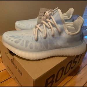 Yeezy Boost 350 V2 Mono Ice Women’s 8